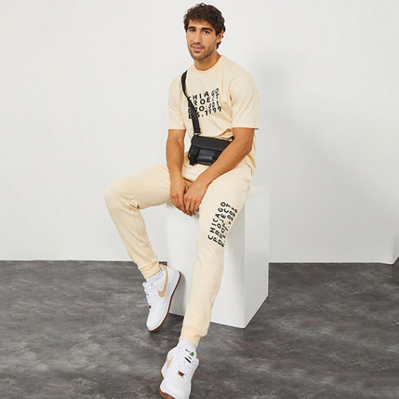 https://dropstyles.in/products/men-cream-colored-solid-slim-fit-cotton-joggers
