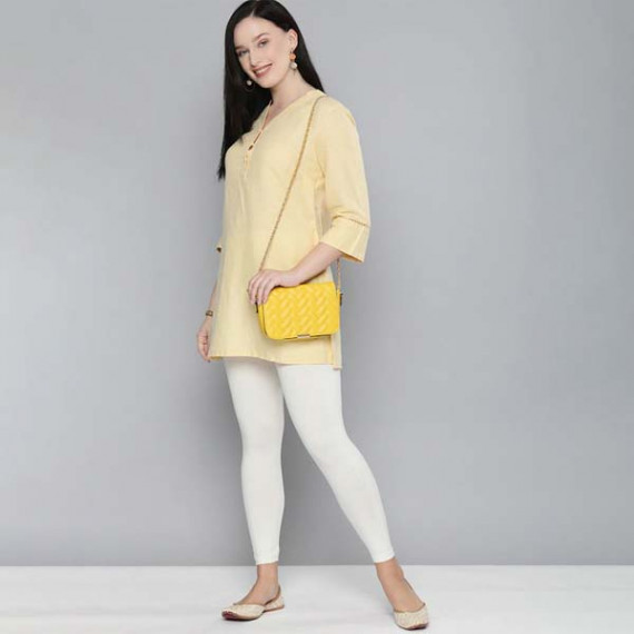 https://dropstyles.in/products/women-off-white-solid-leggings