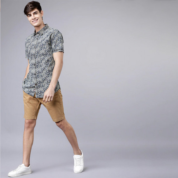 https://dropstyles.in/products/men-khaki-solid-slim-fit-regular-shorts