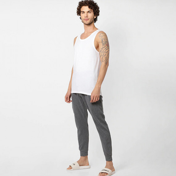 https://dropstyles.in/products/men-pack-of-2-white-solid-innerwear-vests